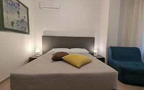 Napoli City Inn